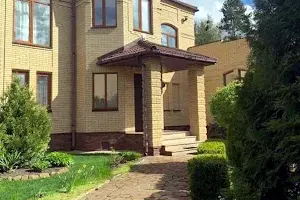 будинок за адресою с. Гореничі, Центральна вул.