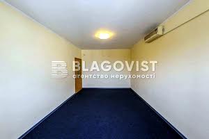 коммерческая по адресу Крещатик ул., 4