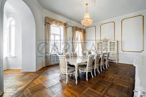 комерційна за адресою Жилянська вул., 5