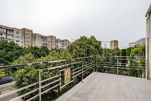 комерційна за адресою Криворізька вул., 11