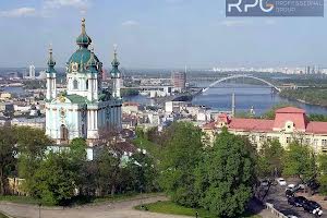 комерційна за адресою Володимирська вул., 4