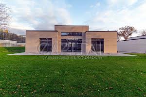 будинок за адресою с. Лісники, Центральна вул., 1