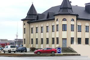 комерційна за адресою Першотравнева, 80