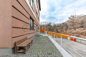 комерційна за адресою Луганська вул., 11