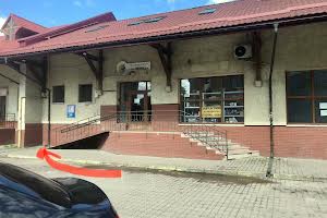 комерційна за адресою Залізнична вул., 30