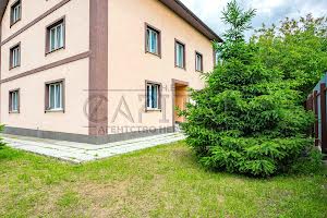 комерційна за адресою Садова вул., 22