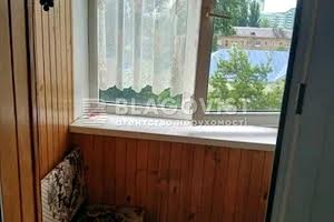 комерційна за адресою Верхогляда Андрія, 2
