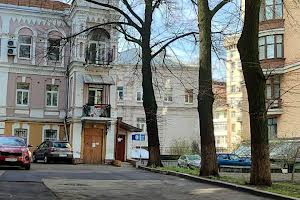 комерційна за адресою Лютеранська вул., 12