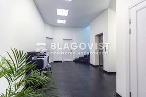 комерційна за адресою Новоселицька вул., 7