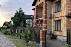 будинок за адресою Василя Сухомлинського вул.