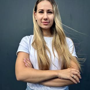 Сіра Анастасія