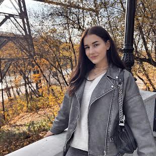 Лозовська Анастасія