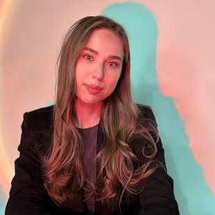 Мешкова Ангеліна