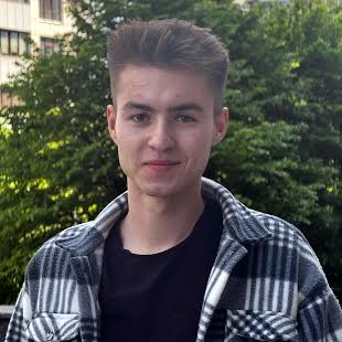 Коміссаров Денис