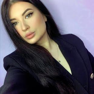 Сургучова Поліна