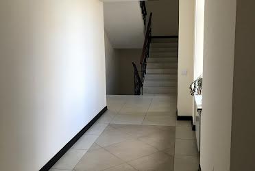 1835424976869109