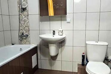 1836358930445123