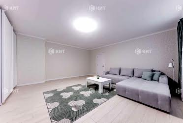 1830101946610205