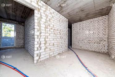 1834818578101025