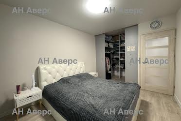 1832090421321283