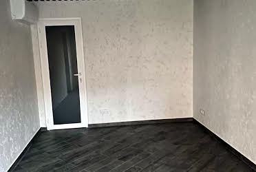 1827189604739286