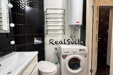 1835555729013293