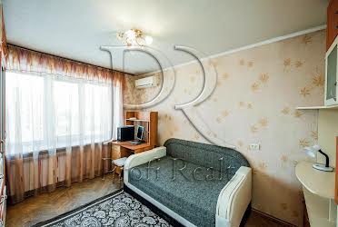 1831995356139301