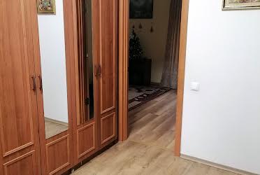 1834708352012331