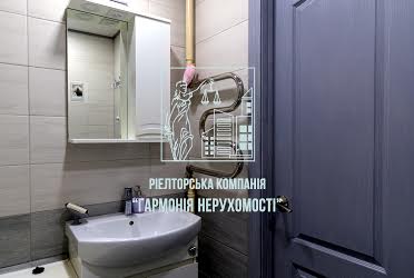 1772288693936349