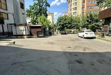 1835352082163371