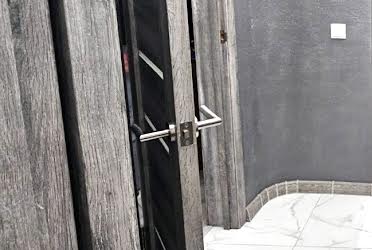 1834173495597400