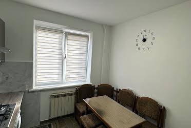 1825937122102425