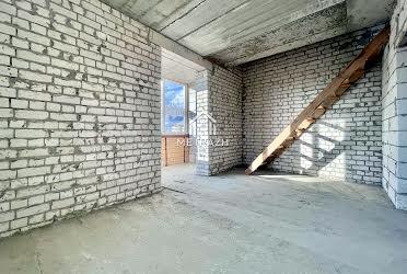 1833985713700438
