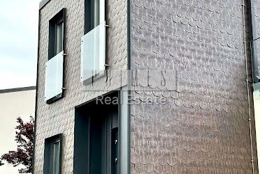 1835798144782444