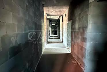 1835358496377489