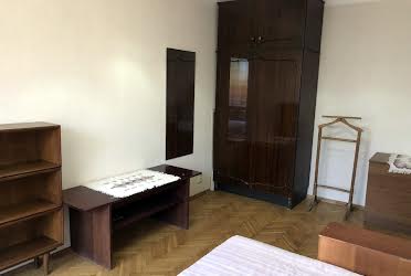 1833009065386556