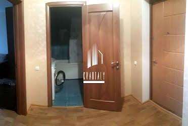 1831356202748056
