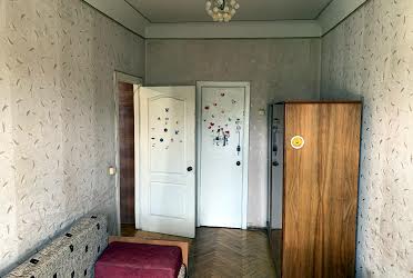 1834013381243560