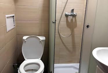 1831559741386570
