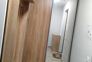 1834815107217597