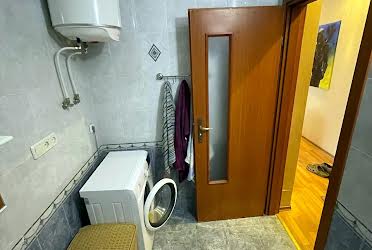 1830184576311614