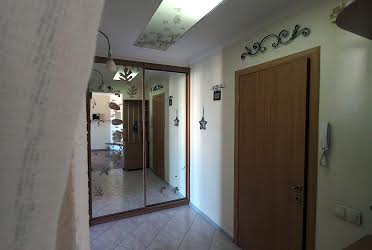 1835367771285619