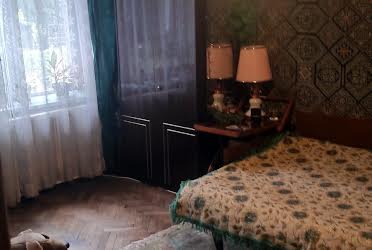 1835795485733703