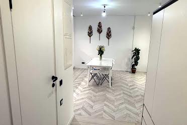 1835913399987717