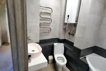 1831483402528722