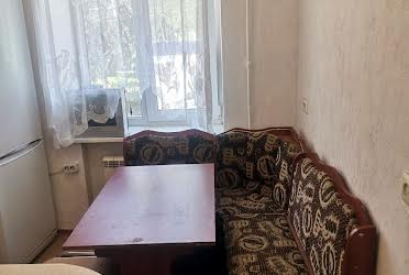 1835097952208740