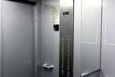 1831761298585076