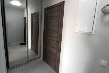 1835121045996885