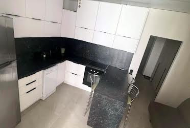 1831824148925894