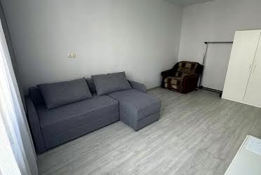 1835384363742974